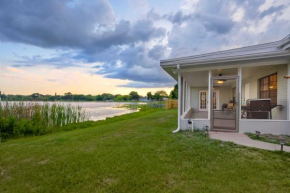 Lakefront Home with Screened Porch and Grill